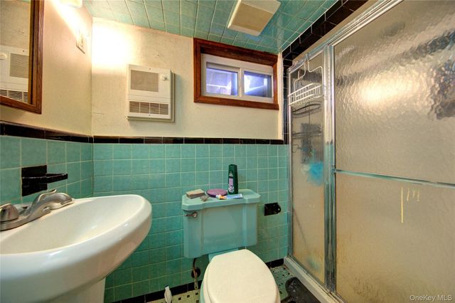 984 Shelburne Drive, Franklin Square, NY 11010