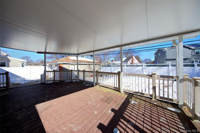 984 Shelburne Drive, Franklin Square, NY 11010