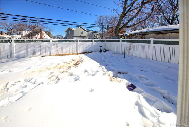 984 Shelburne Drive, Franklin Square, NY 11010