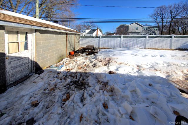 984 Shelburne Drive, Franklin Square, NY 11010