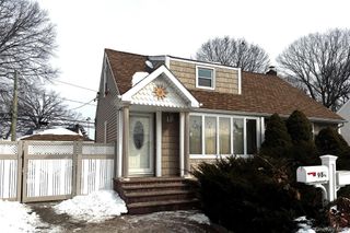 984 Shelburne Drive, Franklin Square, NY 11010