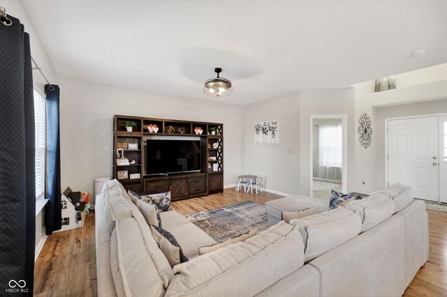 8802 Benjamin Lane, Avon, IN 46123