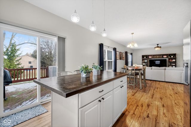 8802 Benjamin Lane, Avon, IN 46123