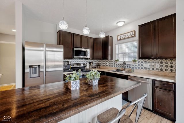 8802 Benjamin Lane, Avon, IN 46123