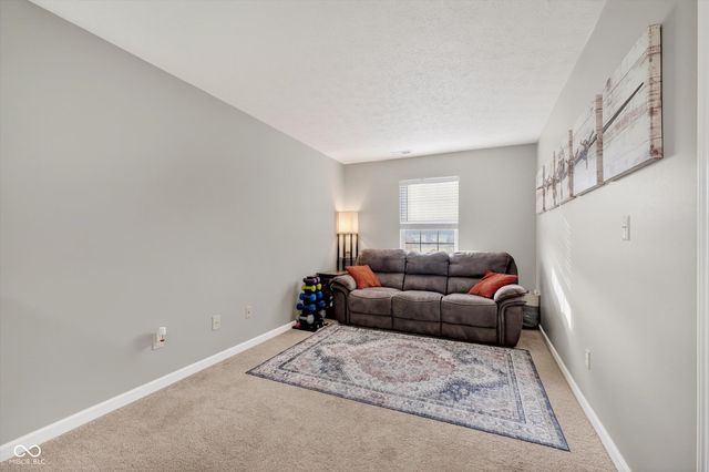 8802 Benjamin Lane, Avon, IN 46123