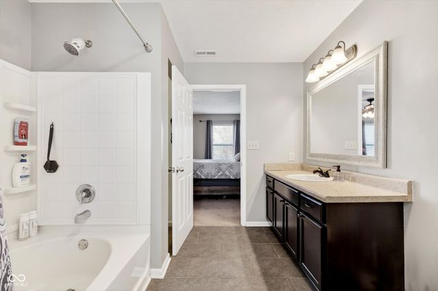 8802 Benjamin Lane, Avon, IN 46123