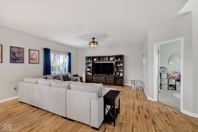 8802 Benjamin Lane, Avon, IN 46123