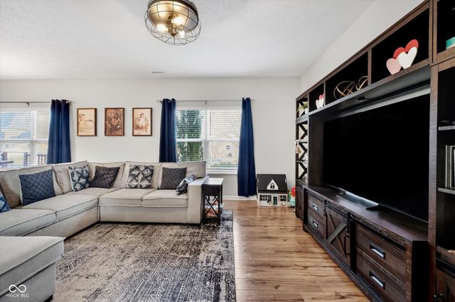 8802 Benjamin Lane, Avon, IN 46123