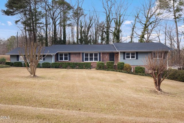 1104 Oldham Lake Road, Sanford, NC 27330