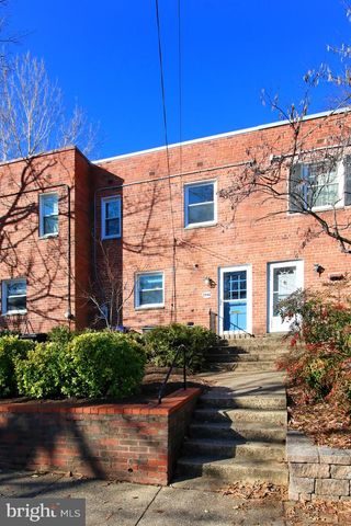 2942 LANDOVER ST, Alexandria, VA 22305