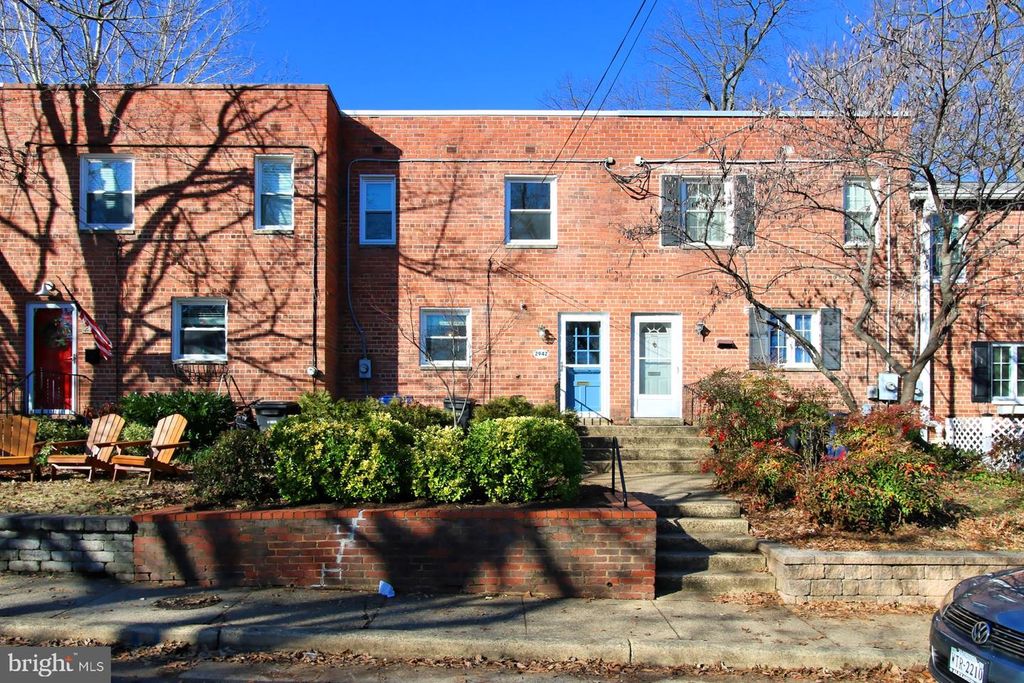 2942 LANDOVER ST, Alexandria, VA 22305