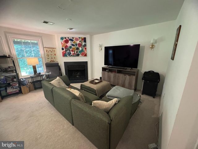 1338 PARK GARDEN LN, Reston, VA 20194