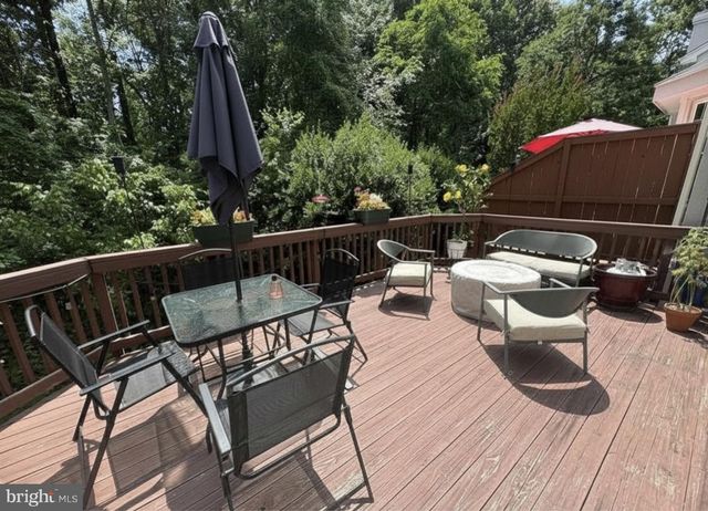 1338 PARK GARDEN LN, Reston, VA 20194
