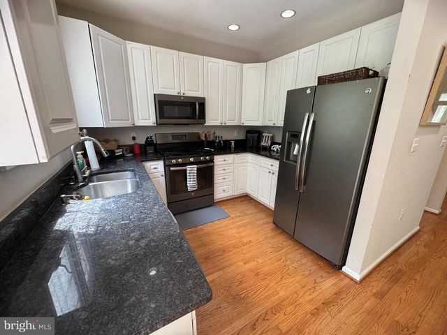 1338 PARK GARDEN LN, Reston, VA 20194