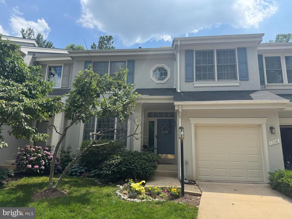 1338 PARK GARDEN LN, Reston, VA 20194