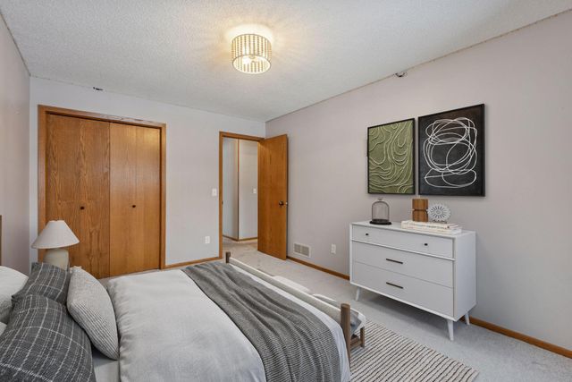 1914 128th Avenue NW, Coon Rapids, MN 55448