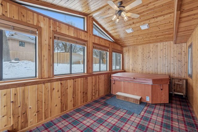 1914 128th Avenue NW, Coon Rapids, MN 55448