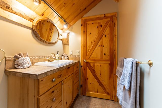 2095 Middle Haven Drive, Gladwin, MI 48624