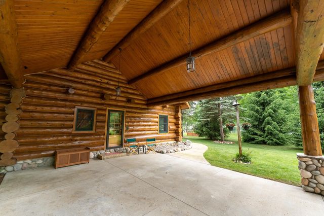 2095 Middle Haven Drive, Gladwin, MI 48624
