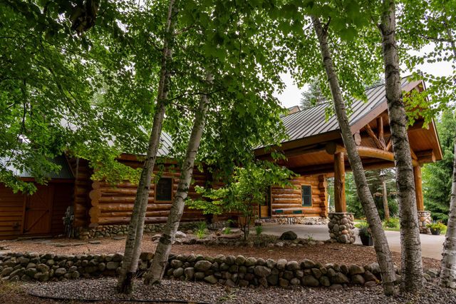 2095 Middle Haven Drive, Gladwin, MI 48624