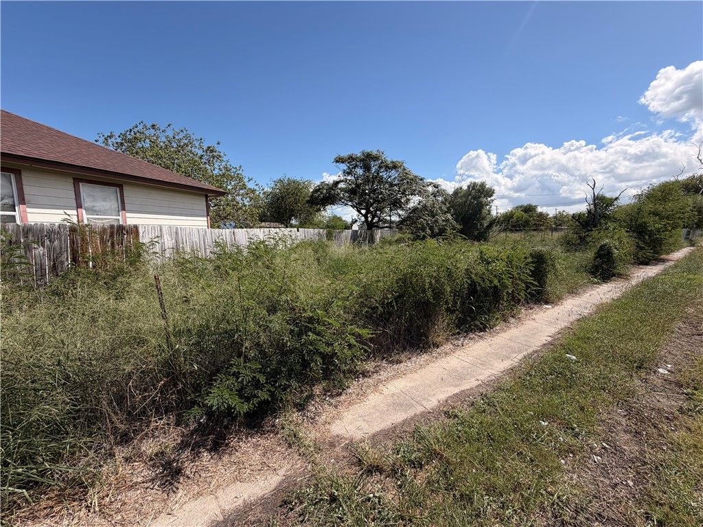 1006 Duncan St, Corpus Christi, TX 78405 — photo 3