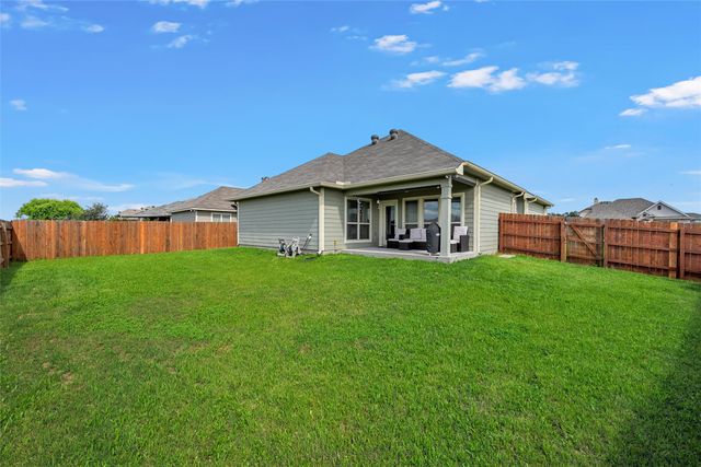 4100 Riata Ranch Road, Waco, TX 76705