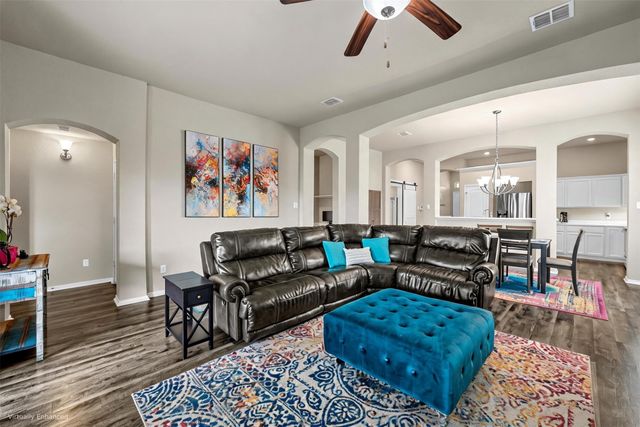 4100 Riata Ranch Road, Waco, TX 76705
