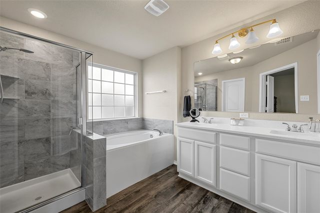 4100 Riata Ranch Road, Waco, TX 76705