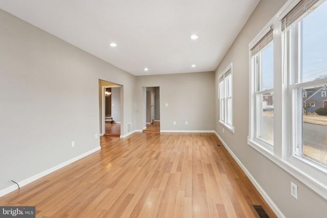 652 PARK AVE, Burlington, NJ 08016