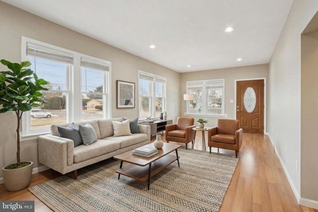 652 PARK AVE, Burlington, NJ 08016