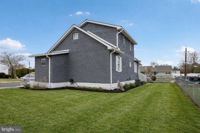 652 PARK AVE, Burlington, NJ 08016