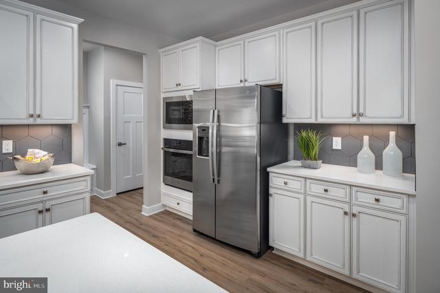 1555 WALLACE BLVD, Ranson, WV 25438