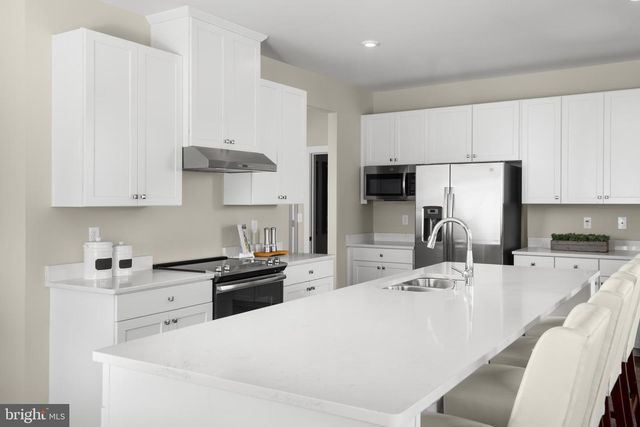 1555 WALLACE BLVD, Ranson, WV 25438