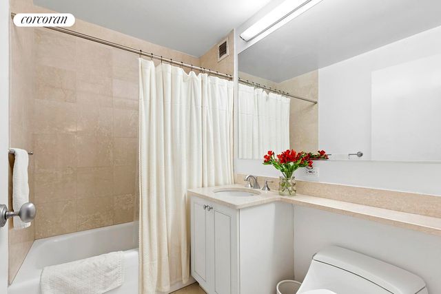 1760 2nd Ave Apt 32C, New York City, NY 10128