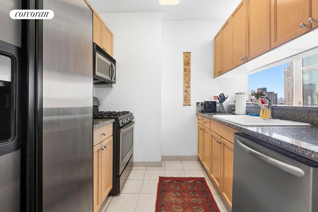 1760 2nd Ave Apt 32C, New York City, NY 10128