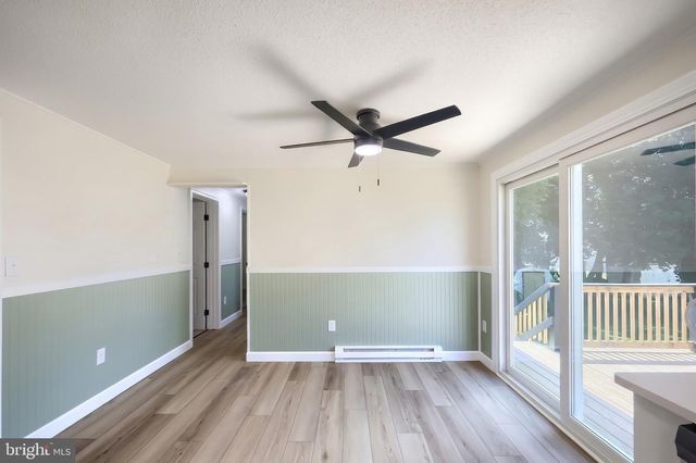 415 HANOVER ST, New Oxford, PA 17350