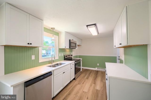 415 HANOVER ST, New Oxford, PA 17350