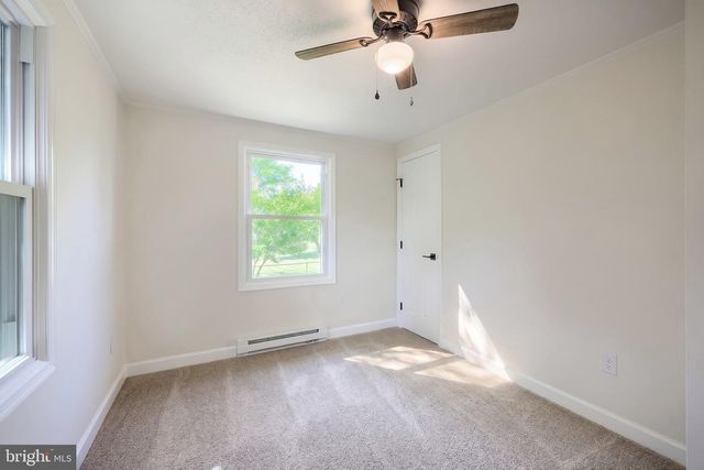 415 HANOVER ST, New Oxford, PA 17350