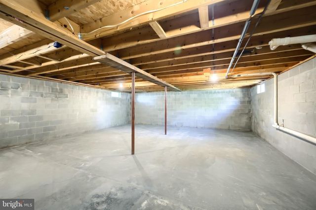 415 HANOVER ST, New Oxford, PA 17350