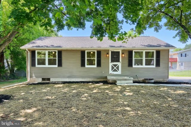 415 HANOVER ST, New Oxford, PA 17350