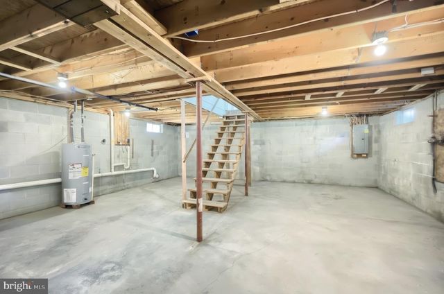 415 HANOVER ST, New Oxford, PA 17350