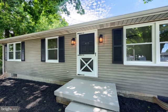 415 HANOVER ST, New Oxford, PA 17350