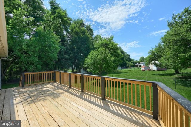 415 HANOVER ST, New Oxford, PA 17350