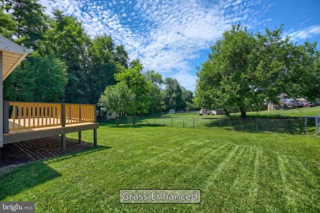415 HANOVER ST, New Oxford, PA 17350
