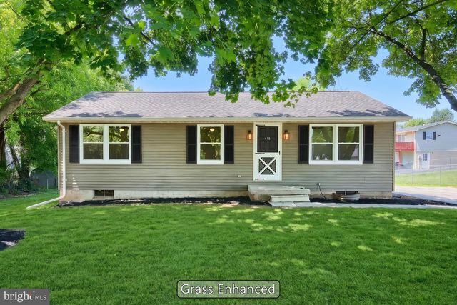 415 HANOVER ST, New Oxford, PA 17350