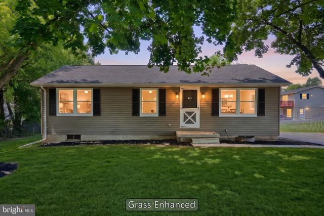 415 HANOVER ST, New Oxford, PA 17350