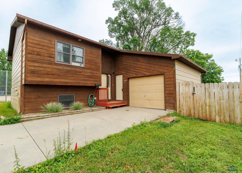 238 39TH, Rapid City, SD 57702