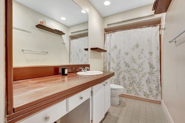 3040 NE 16th Avenue 205, Oakland Park, FL 33334