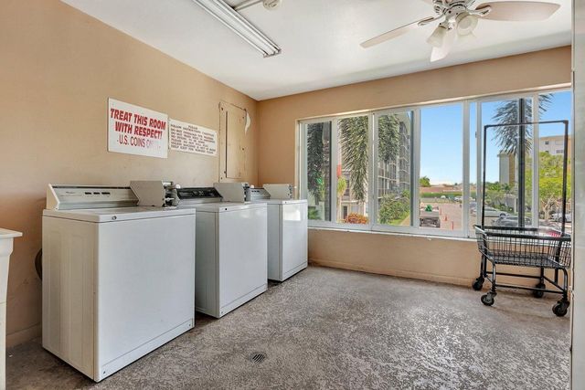 3040 NE 16th Avenue 205, Oakland Park, FL 33334