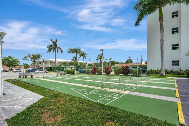 3040 NE 16th Avenue 205, Oakland Park, FL 33334